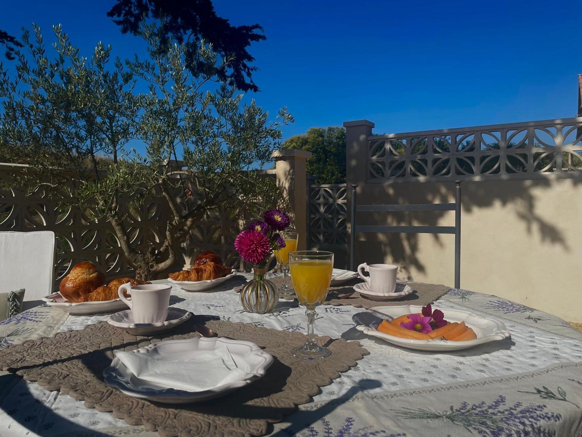 Les Mazets Du Pas Otel Gréoux-les-Bains Dış mekan fotoğraf